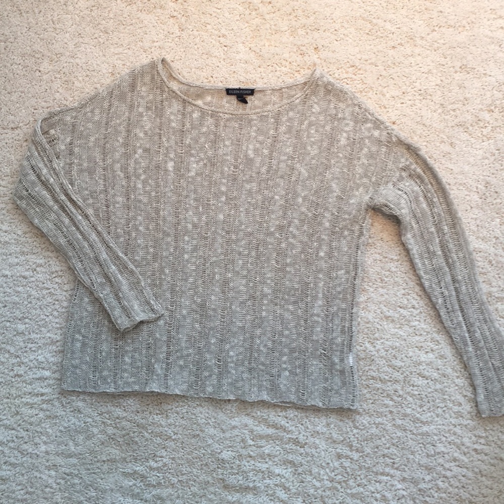 Light weight sweater